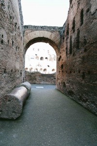 rome coliseum ruins