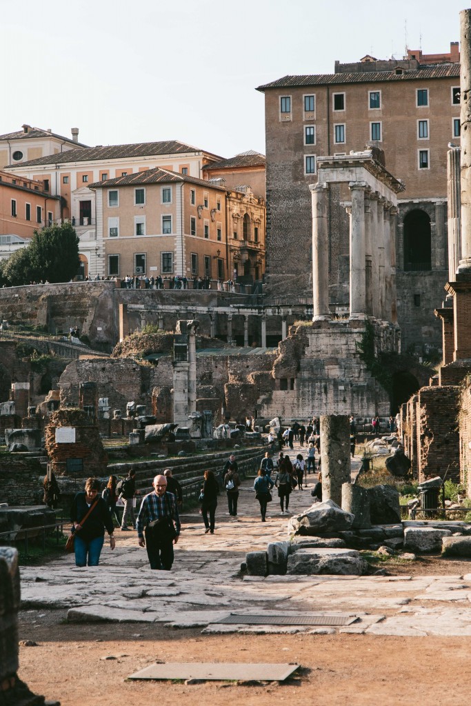 roman ruins italy travel 